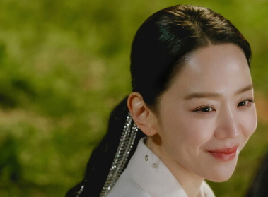 레이디두아 신혜선 큐빅 헤어핀 사러가기