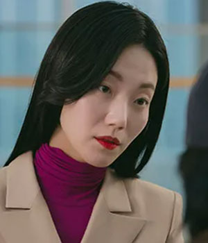 김명준의 속을 알 수 없는 전처
김명준의 곁을 홀연히 떠났다가 어느 날 갑자기 찾아와 최로희의 유괴를 제안합니다.