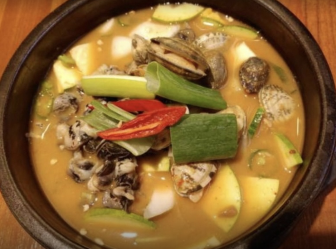 2TV 생생정보 2469회 오징어제육볶음 맛집, 남양주 상상이상은 어떤 곳인가?