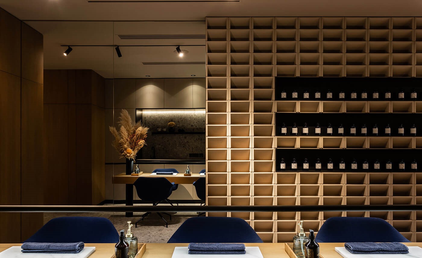 네일샵-제품-전시-공간