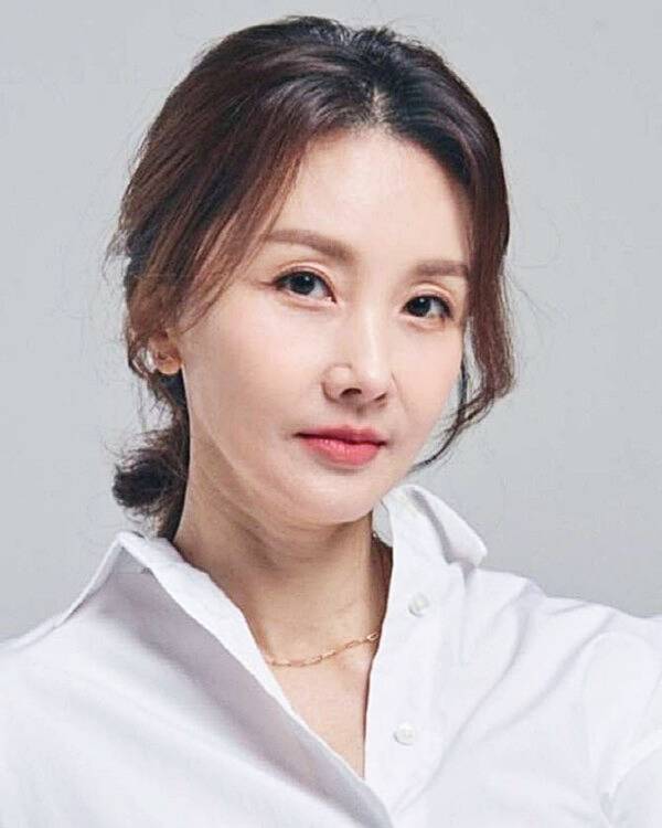 이현경