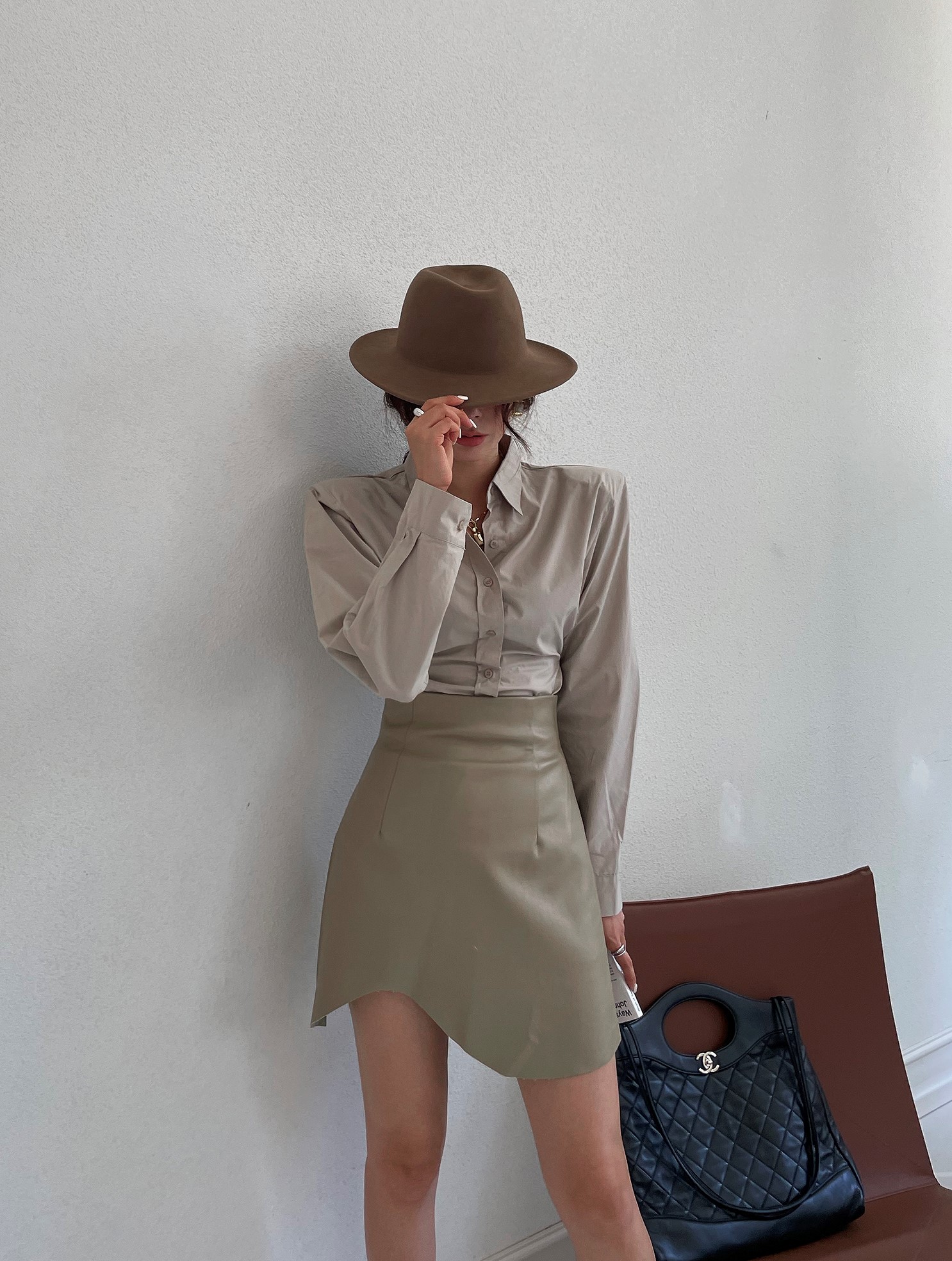 레자 웨이브 물결 A라인 스커트 언발 가죽 레더 치마