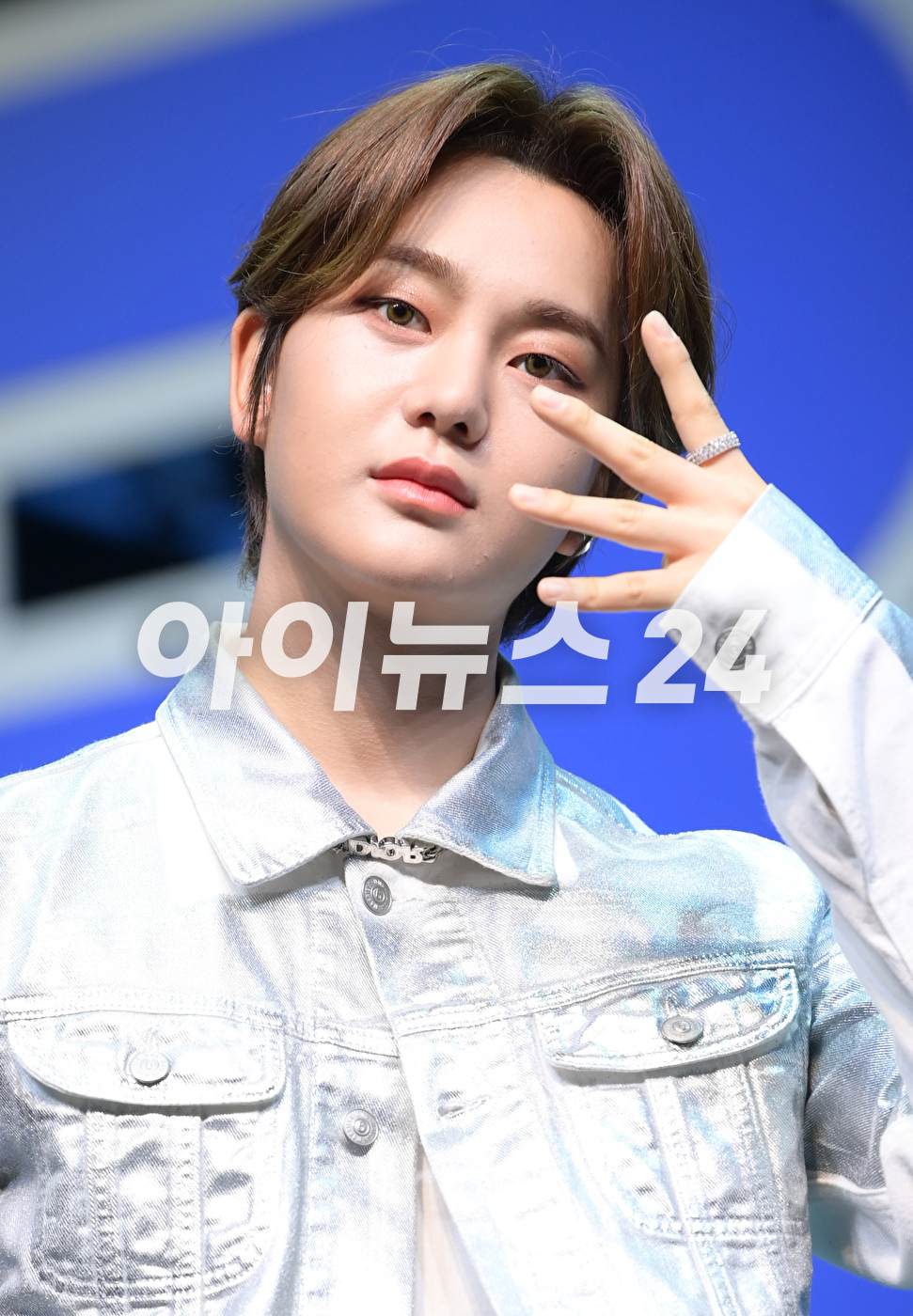 그룹 더뉴식스(TNX) 장현수가 7일 오후 서울 한남동 블루스퀘어에서 열린 더뉴식스 세 번째 미니 앨범 '보이후드'(BOYHOOD) 미디어 쇼케이스에 참석하고 있다. [사진=정소희 기자]