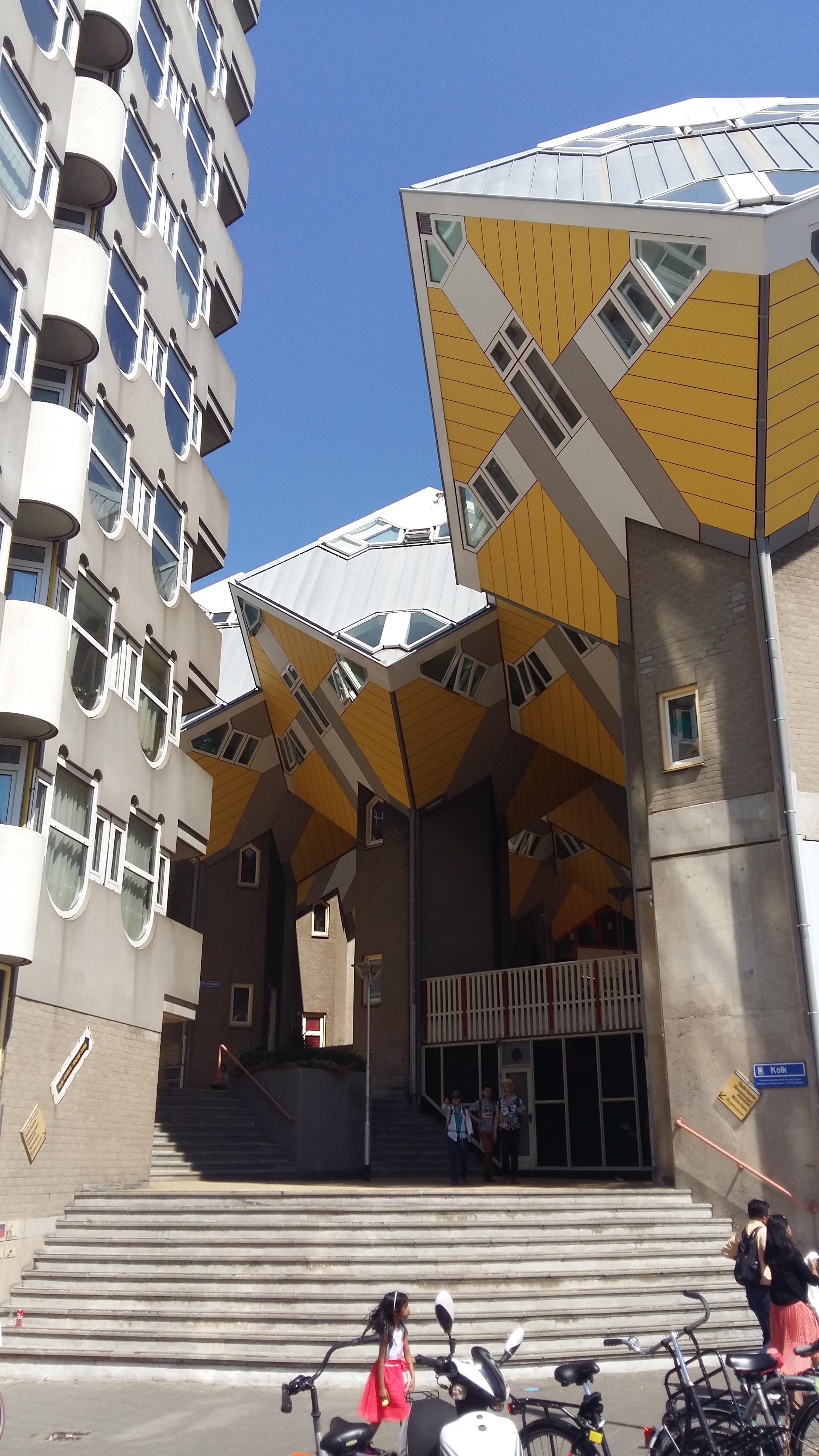 네덜란드 로테르담 펜슬빌딩 옆 큐브 하우스