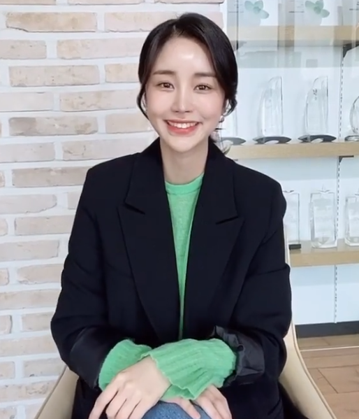 배우 윤진이