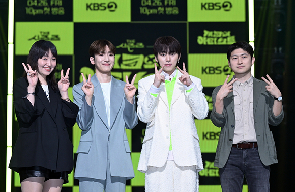 &#39;더 시즌즈- 지코의 아티스트&#39; 최승희 PD와 정동환&#44; 지코&#44; 김태준 PD [사진=KBS]