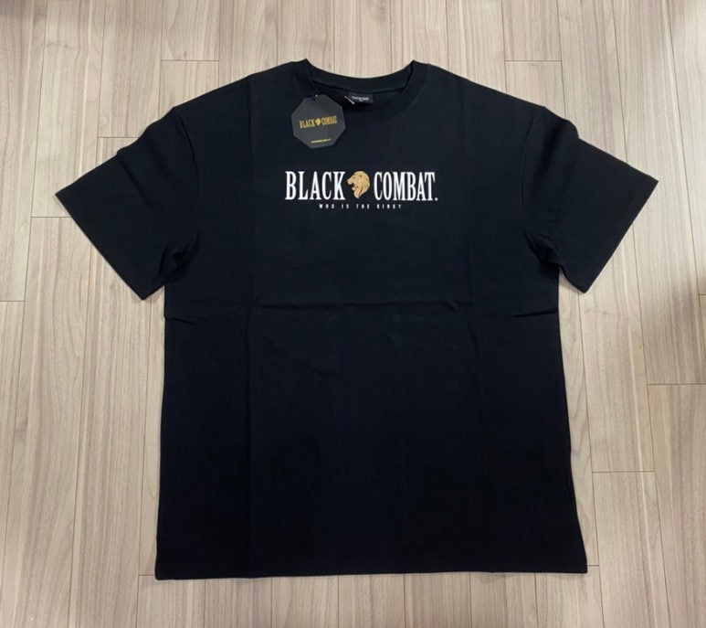블랙컴뱃 블컴 blackcombat 무채색필름 레이스온 raceon 블랙컴뱃 에센셜 로고 티셔츠 블랙
