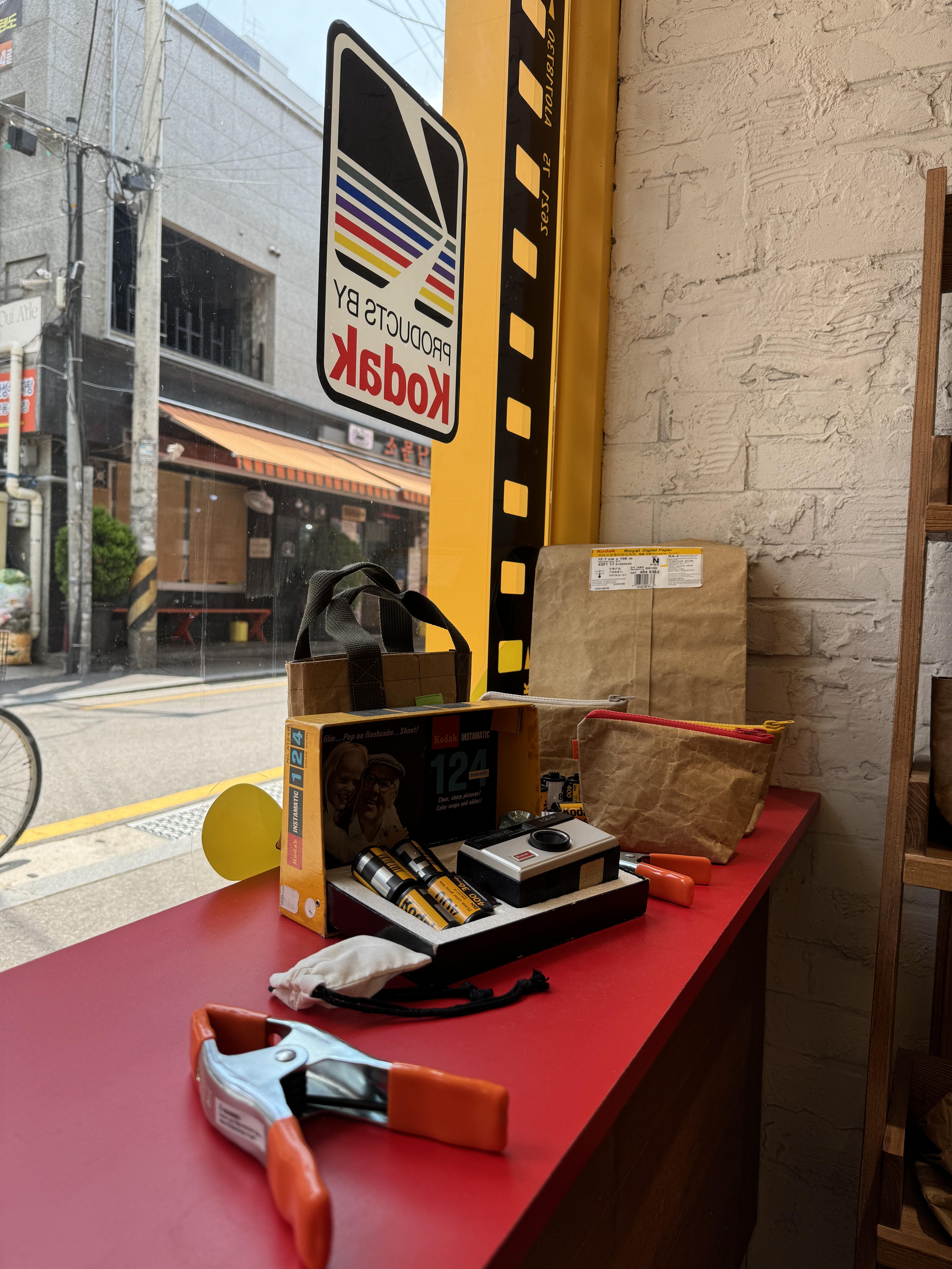 성수-코닥코너샵-1층-카메라-DP