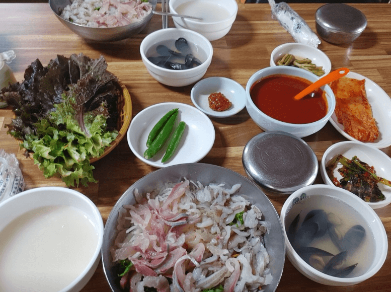 토밥 토요일은 밥이 좋아 제철 회덮밥 경주 맛집