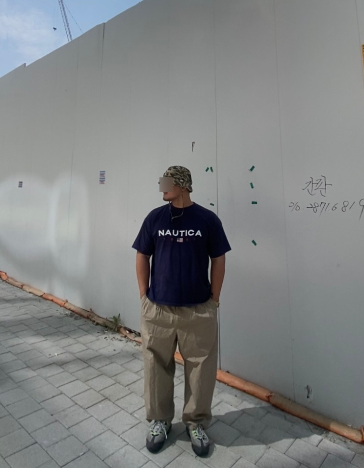 데일리룩('26. 9. 23.)마크엠 카모 정글 버킷햇 벙거지, 노티카 83플래그 티셔츠, 나이키 클럽 벌룬 팬츠, 나이키에어맥스 95 OG 형광, 카시오 A-159WGEA 골드