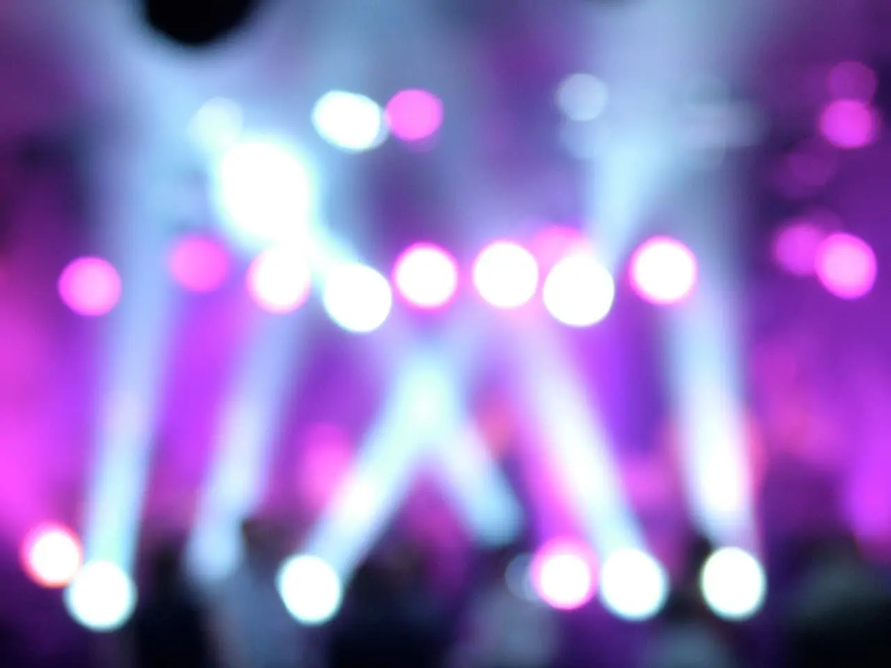 노안과 백내장의 차이&amp;#44; 중장년층이 꼭 알아야 할 눈 건강 구분법