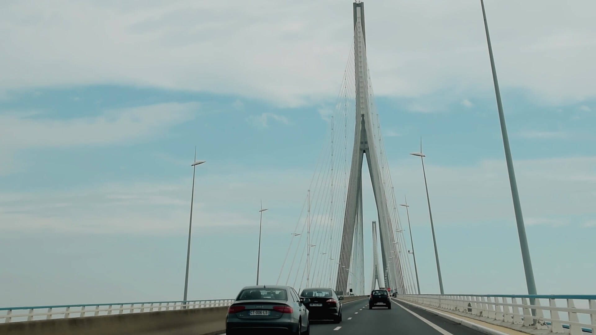 노르망디 다리의 모습