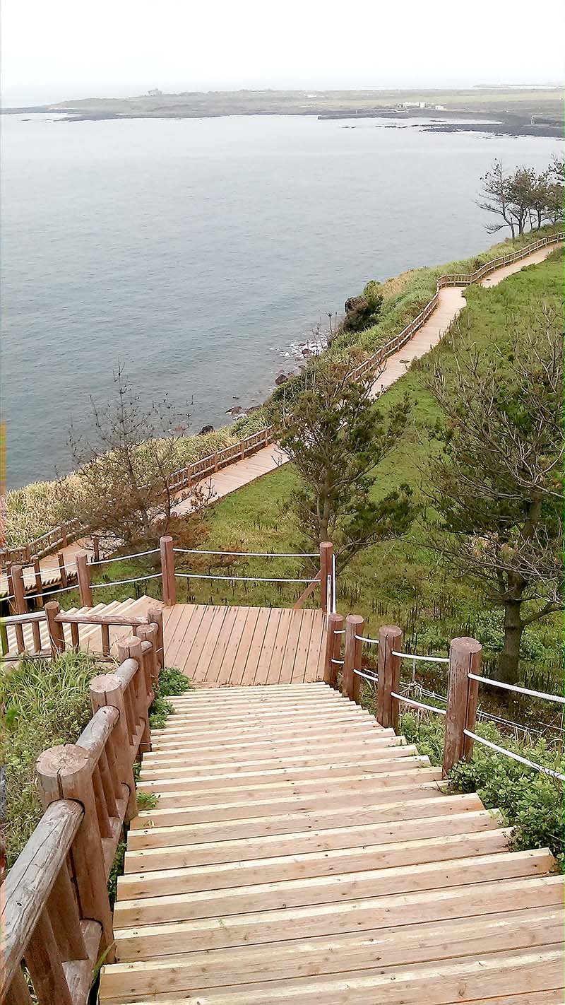 송악산(Song-aksan Mountain)