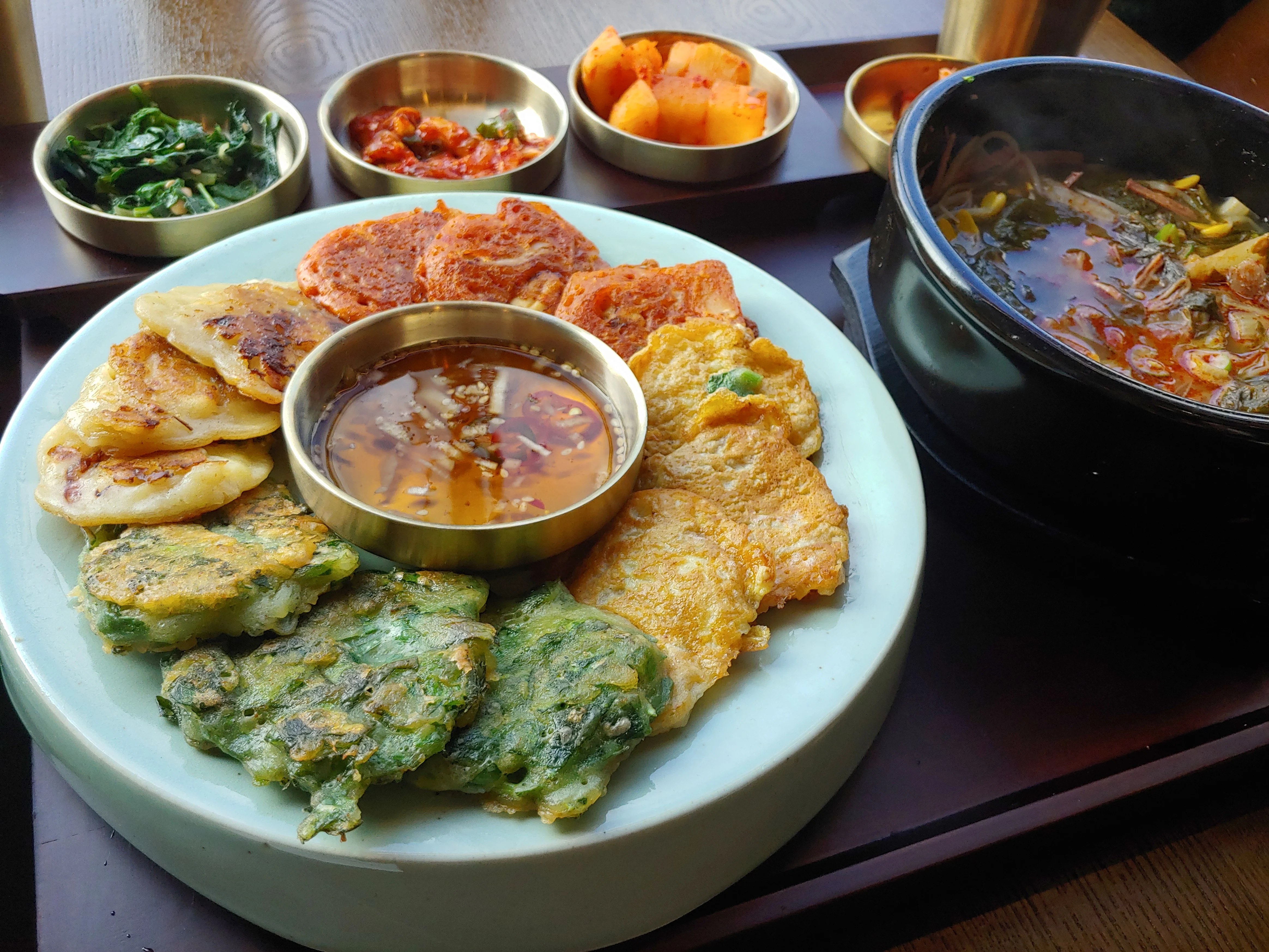 한국 소도시 여행에서 만나는 숨은 미식 경험