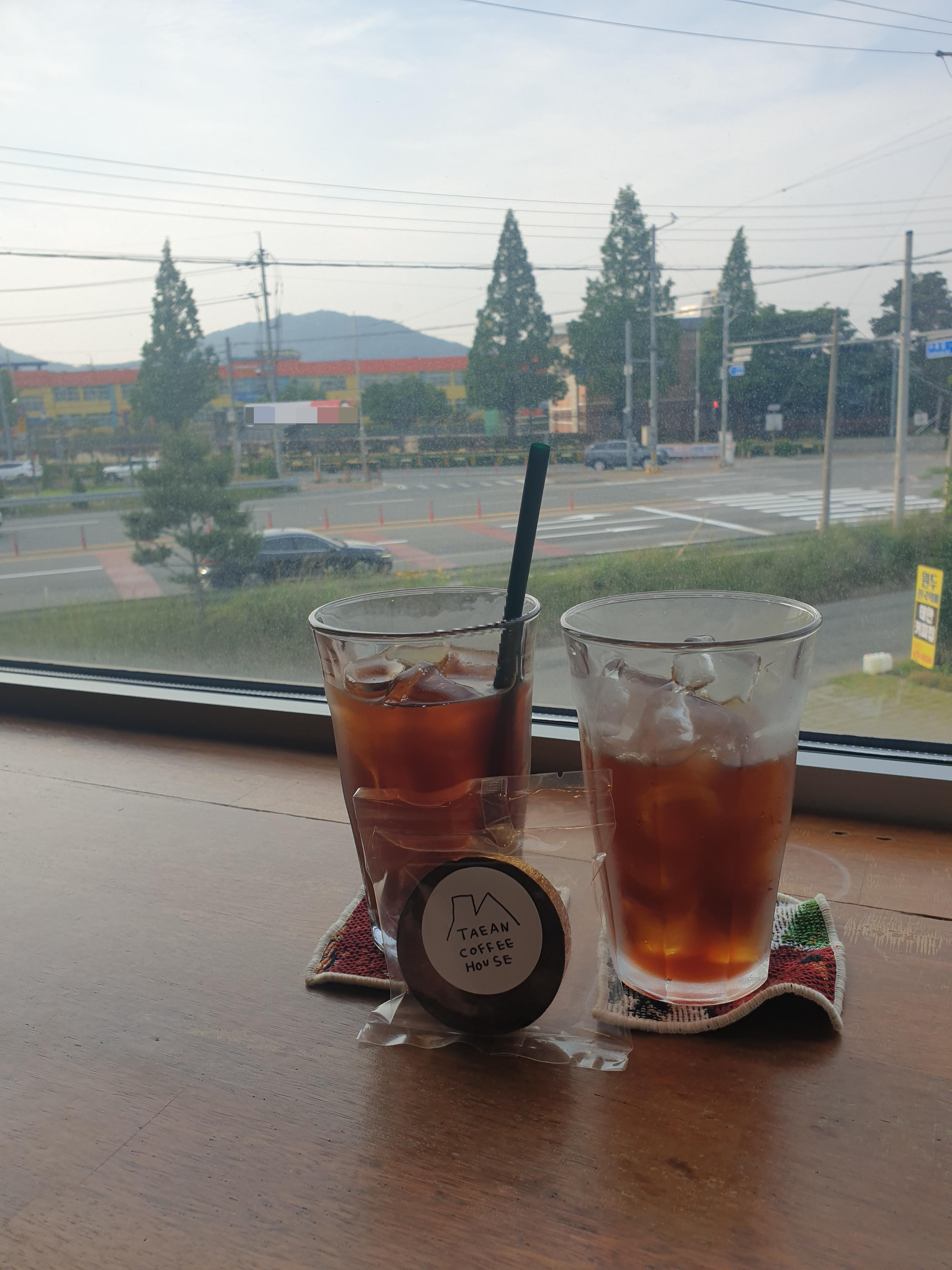 태안 카페 소개: 로스터리 카페 태안 커피집_케냐 AA와 콜롬비아 게이샤 핀카