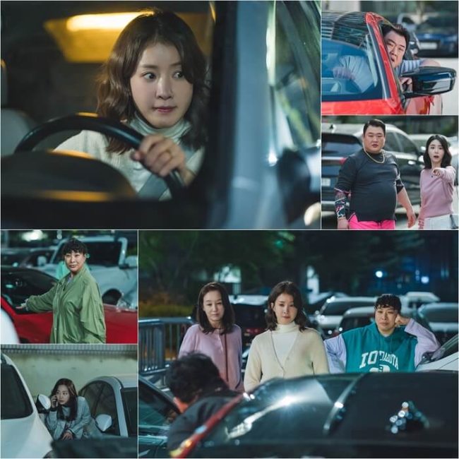 살롱 드 홈즈 2회 주차 빌런 응징 장면 스틸컷, 줌번져스가 차량 주변에서 문제를 해결하는 모습