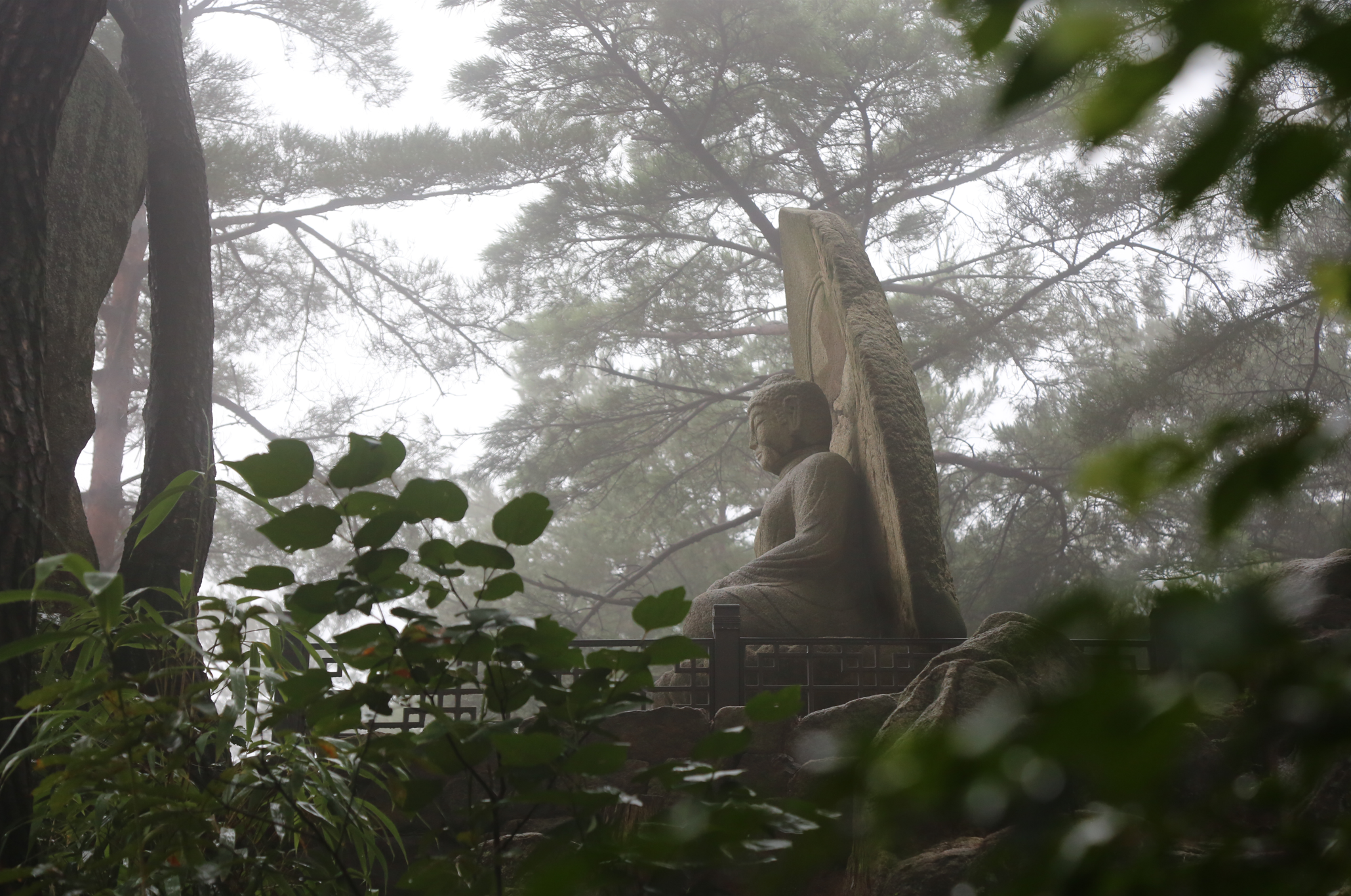 남산삼릉계석조여래좌상