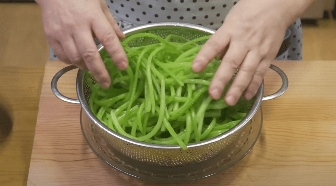 고구마순김치 -담그는- 법 -아삭하고- 맛있는- 레시피33