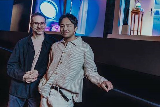 뮤지컬 '어쩌면 해피엔딩'을 제작한 윌 애런슨과 박천휴. 사진