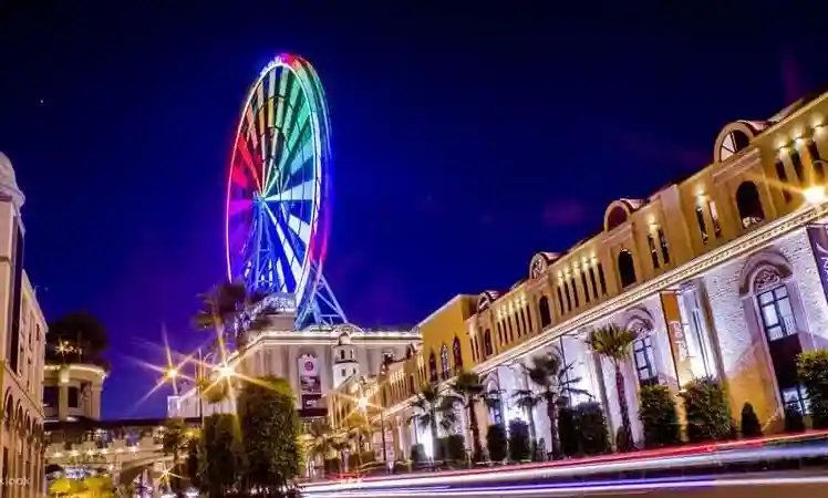 가오슝 이다월드 테마파크 밤 풍경, 불빛 가득한 대관람차