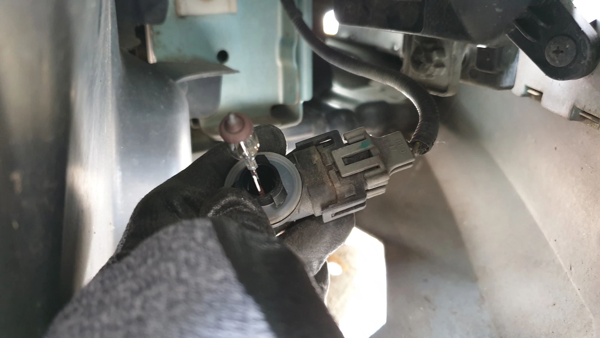 안개등 전구 소켓 뺀 모습