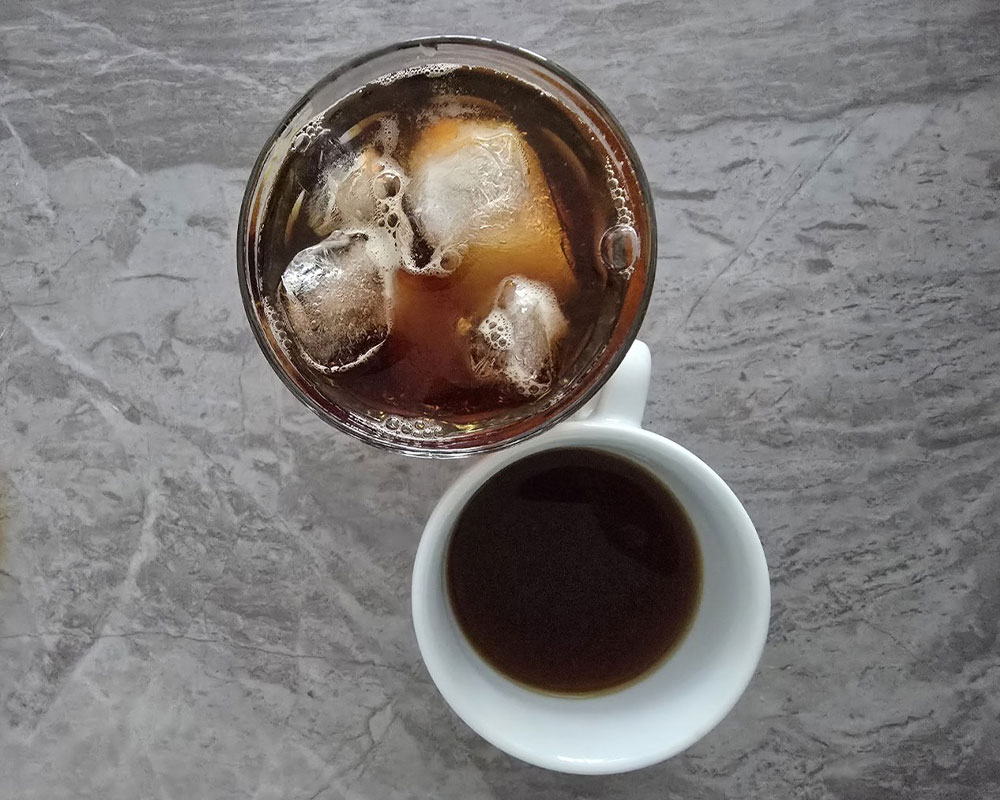 따뜻하고 시원한 커피