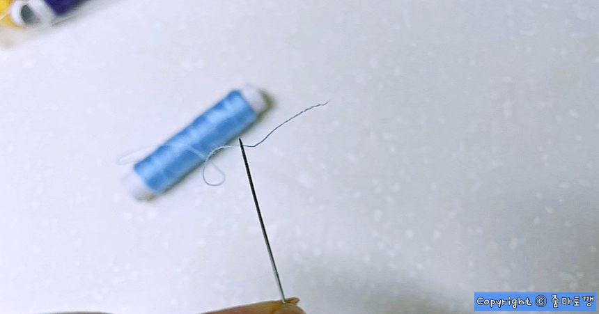 바늘구멍에-쉽게-들어간-실