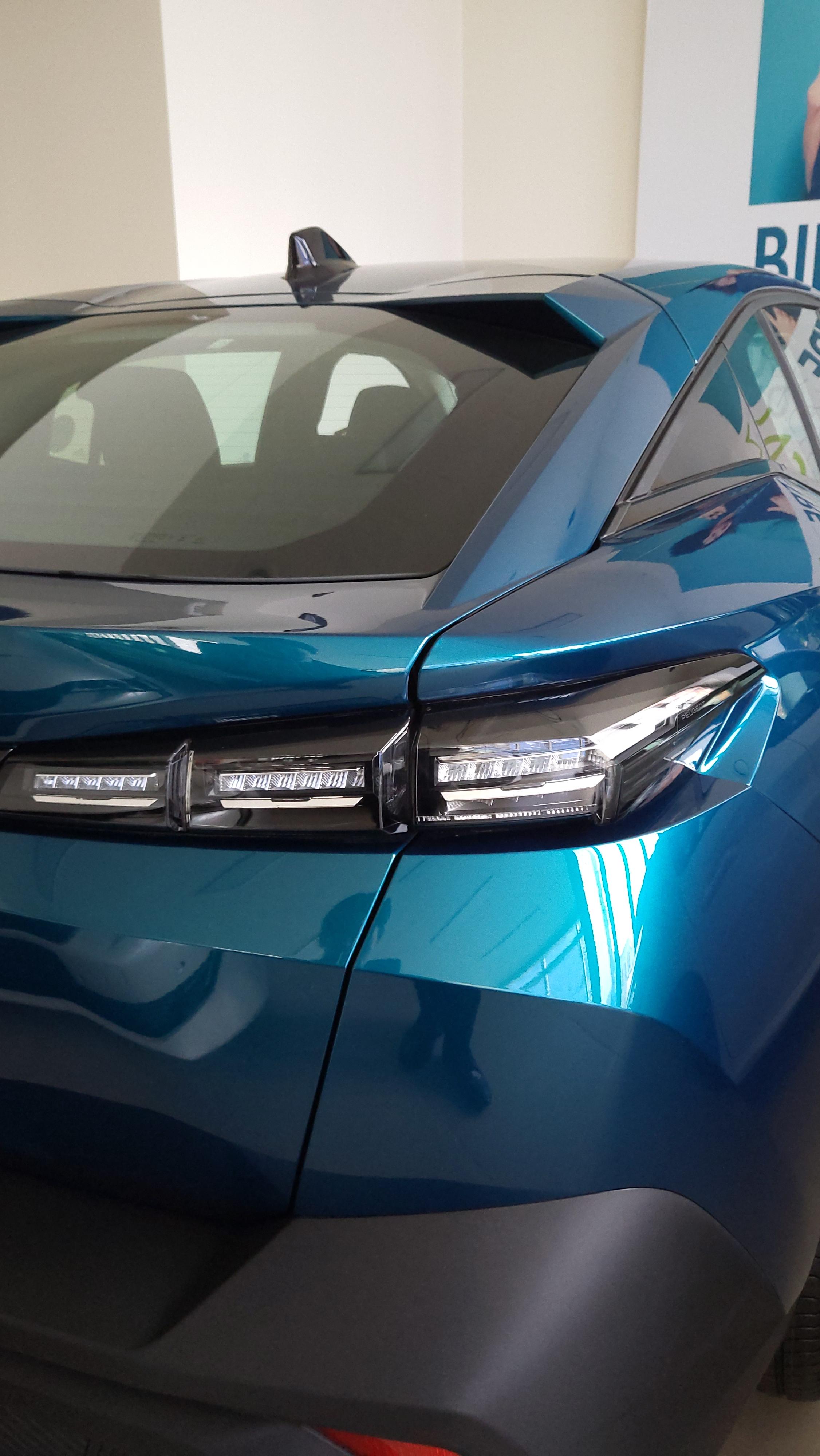 푸조 408 테일램프