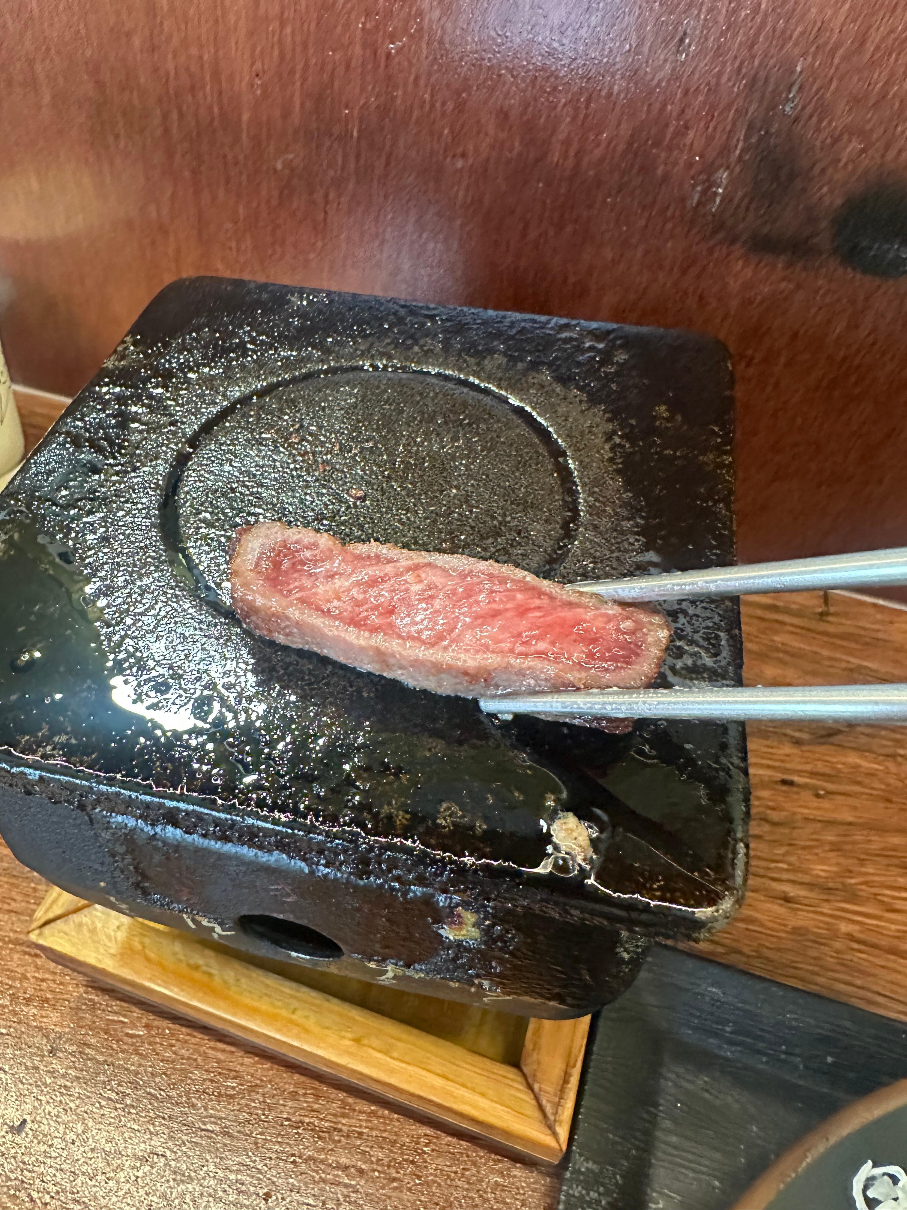 용산 맛집 규카츠정 추천(용산 삼각지 맛집, 규카츠, 직접 화로에 구워먹는, 나만의 화로, 규카츠 정식, 규카츠 타마고텐동 정식, 계란덮밥, 계란튀김, 직원들 모두 친절, 서비스 최고, 인기만점, 웨이팅 대기 주의, 밥 리필 무료)