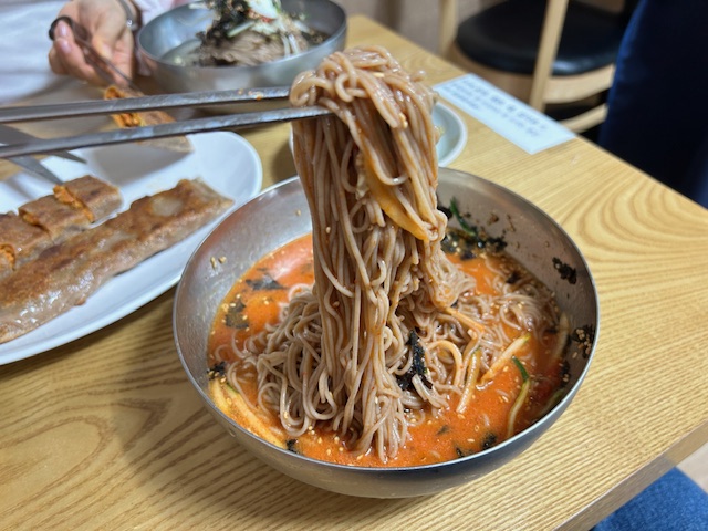 막국수 