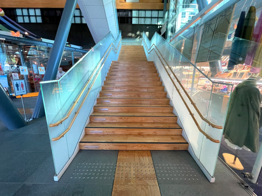 규슈국립박물관 4층까지 계단연결