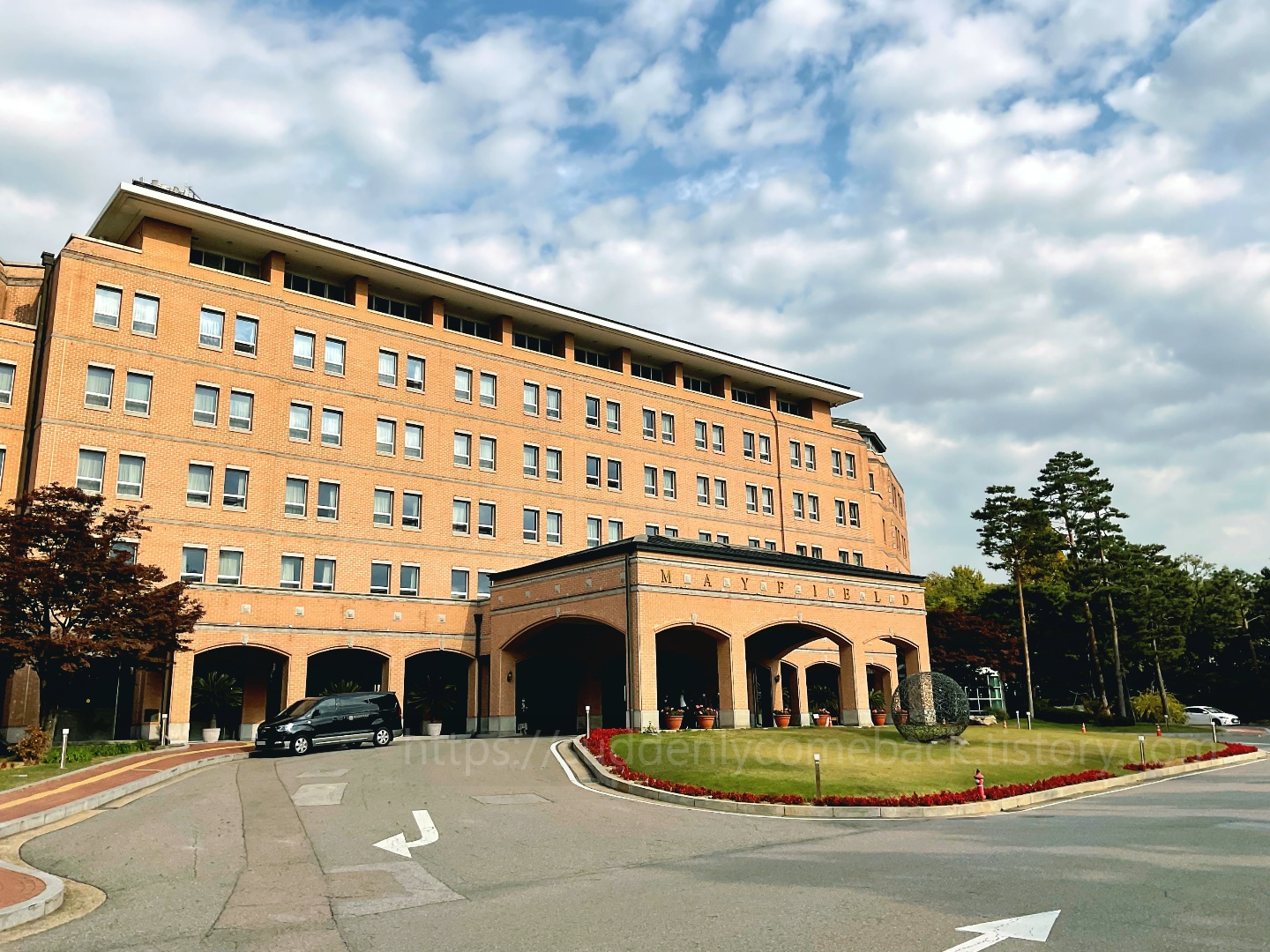 메이필드-호텔-본관-모습