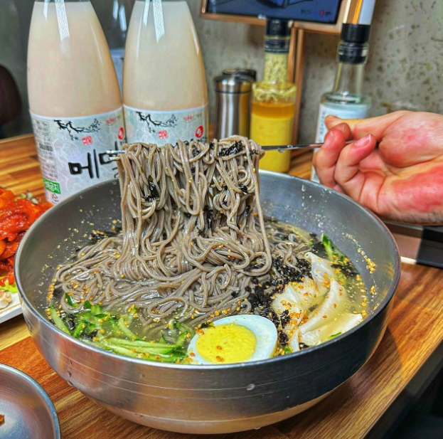 기와메밀막국수