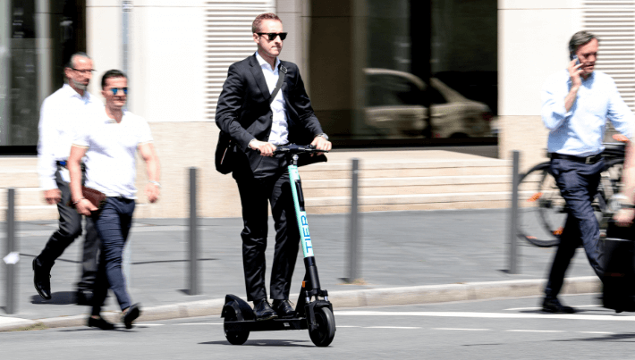 주의가 산만해진 = Distracted