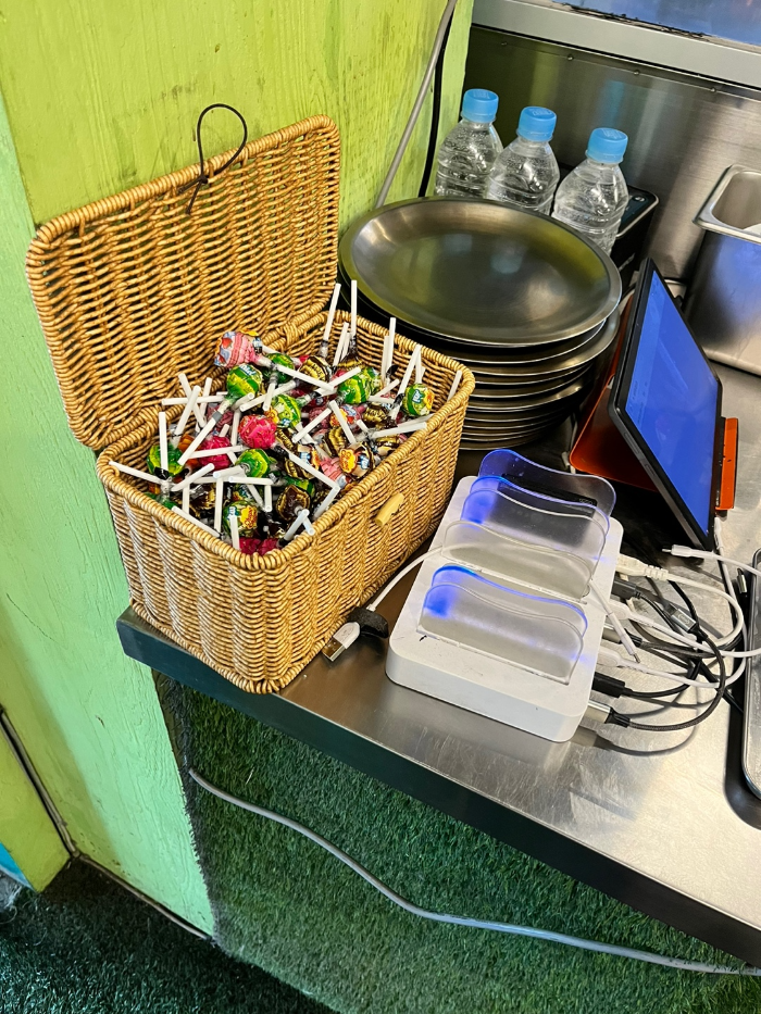 후식과 충전 서비스까지~