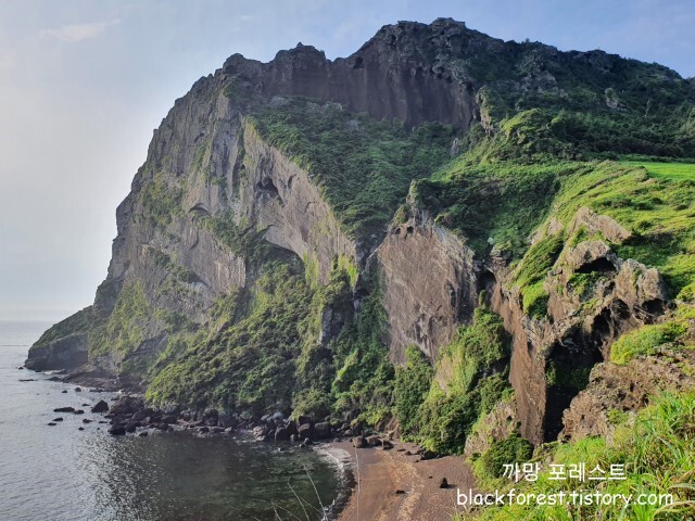 성산일출봉 절벽