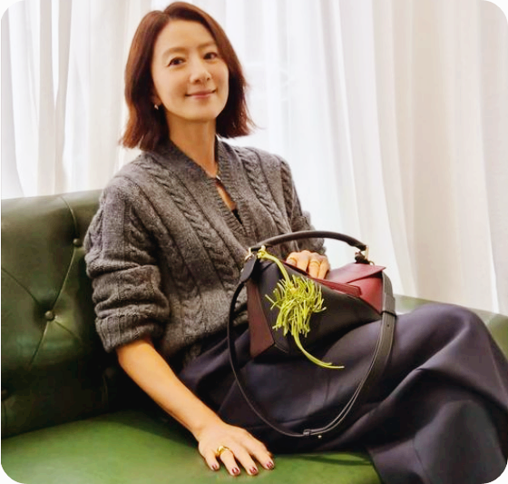 58세 김희애, 단발머리가 전한 새로운 이미지 [사진 : OSEN]