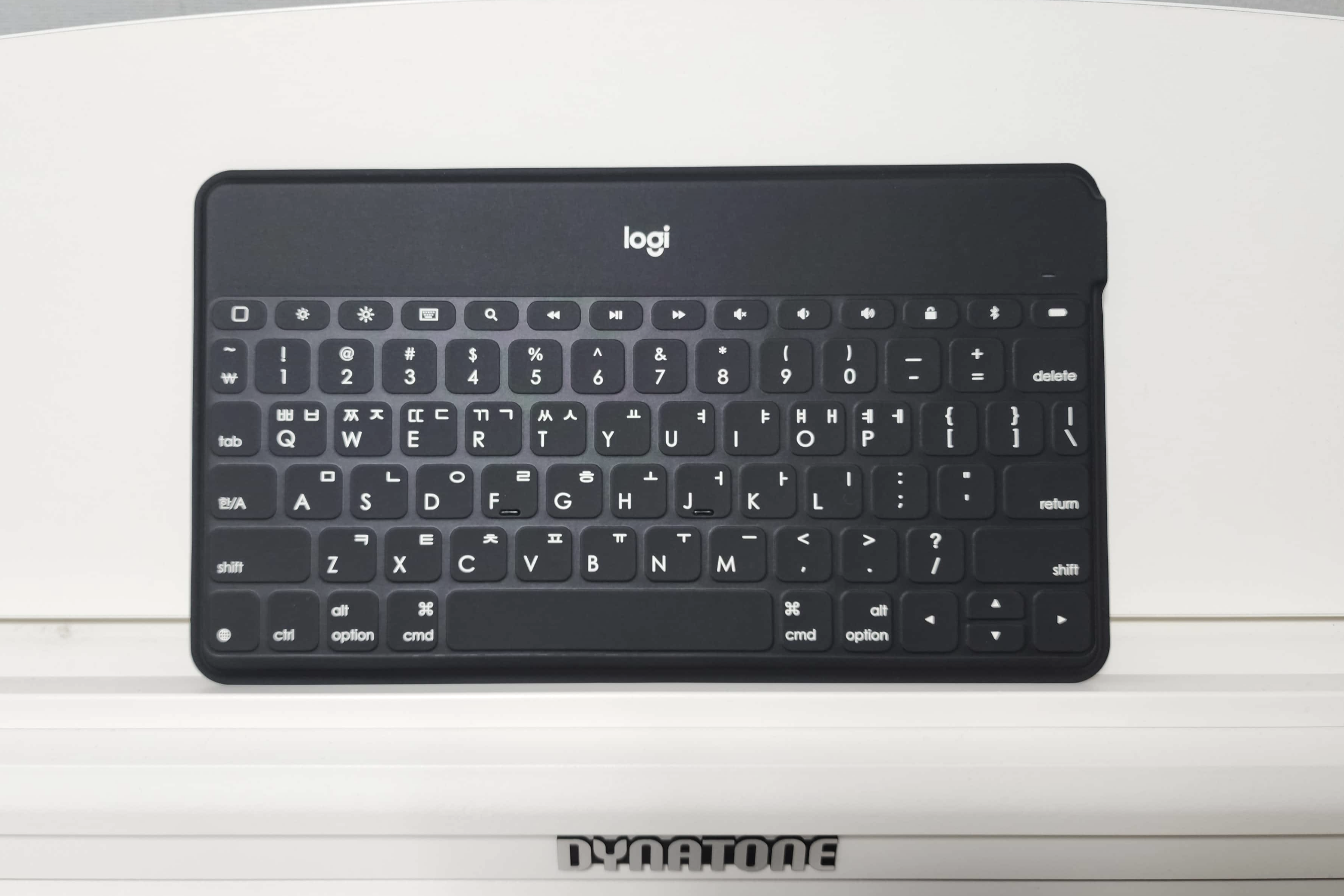 Logitech wireless bluetooth keyboard keys-to-go black