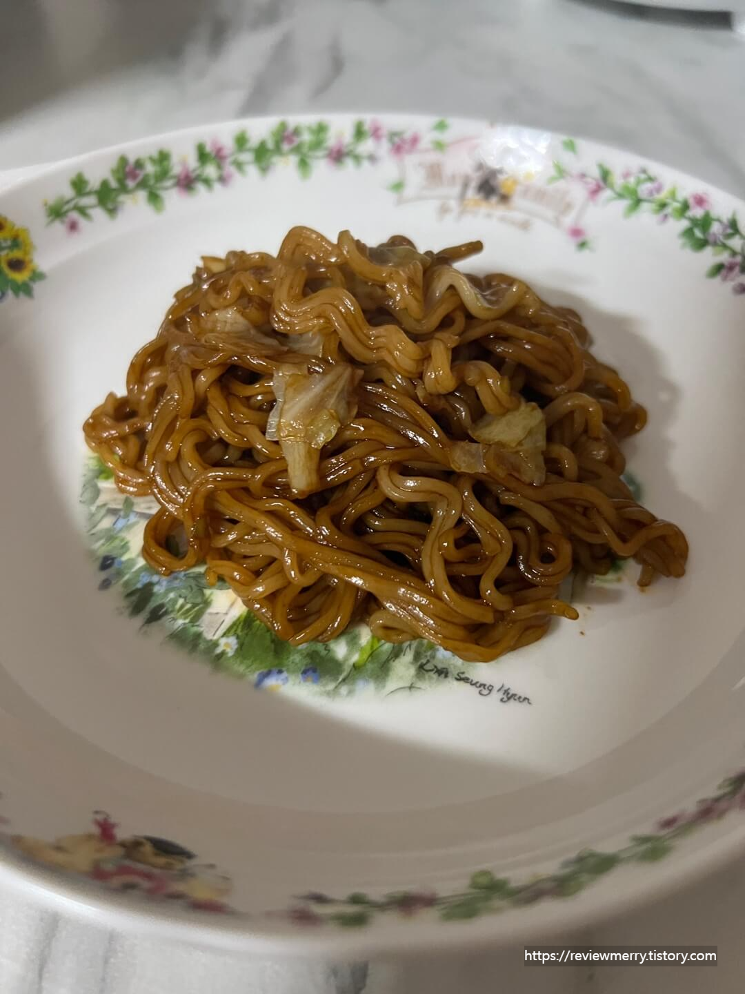 야끼소바 완성사진