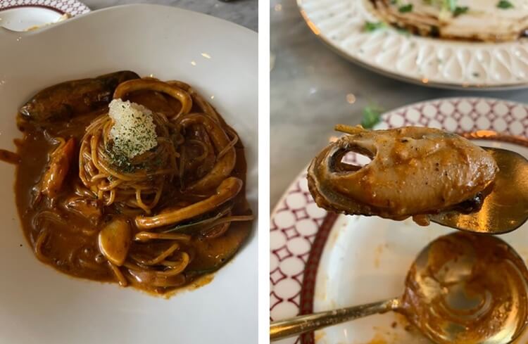 신선한 오징어와 큰 홍합 1개