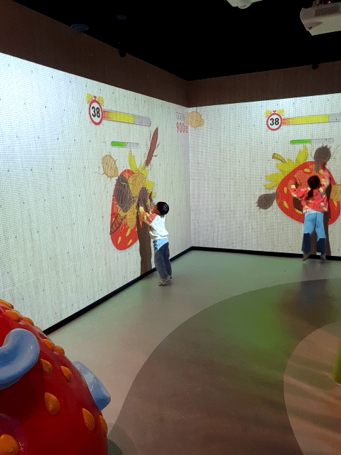 논산 딸기테마관 딸기 병충해 잡기 게임