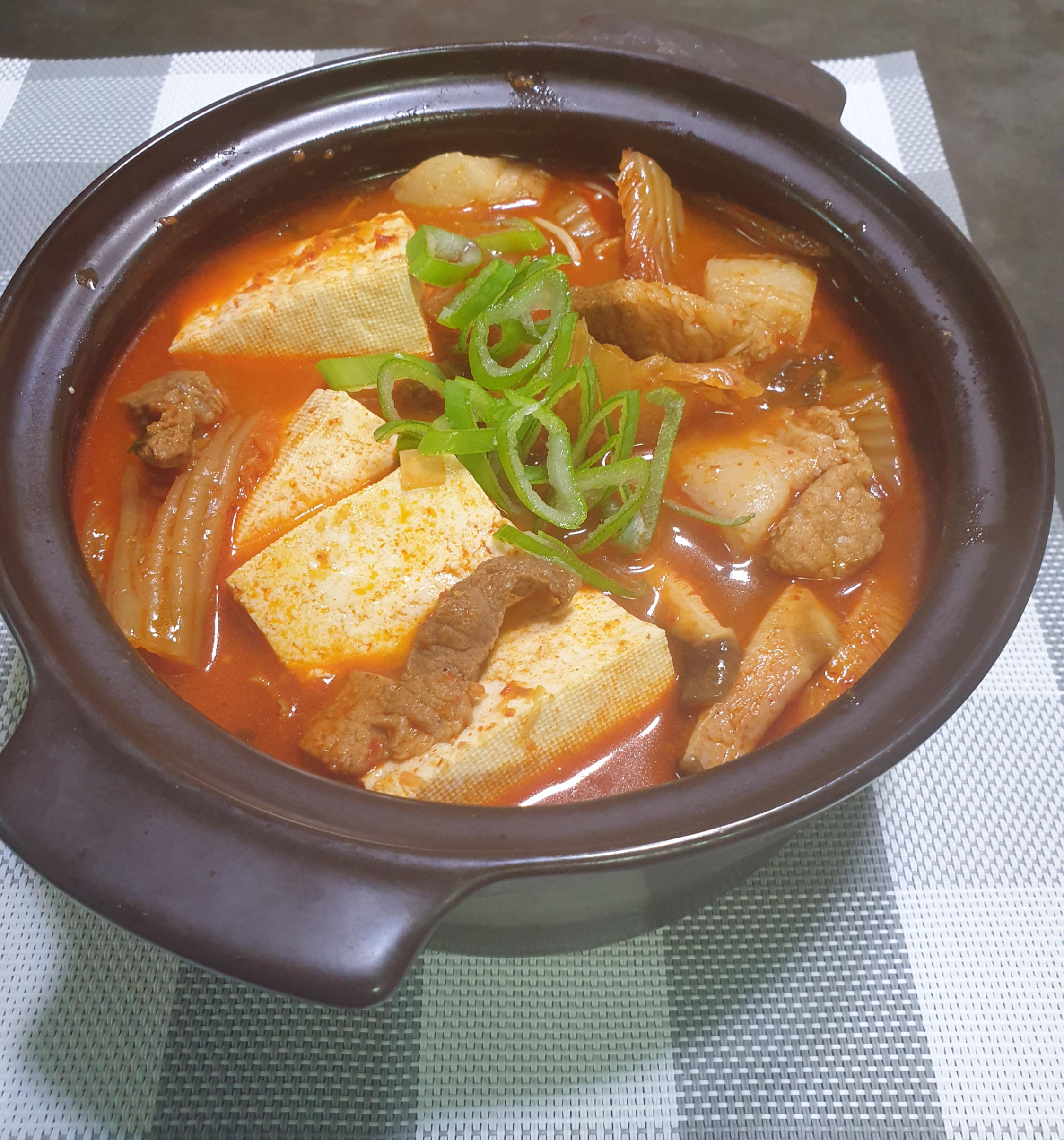 돼지 김치찌개 완성