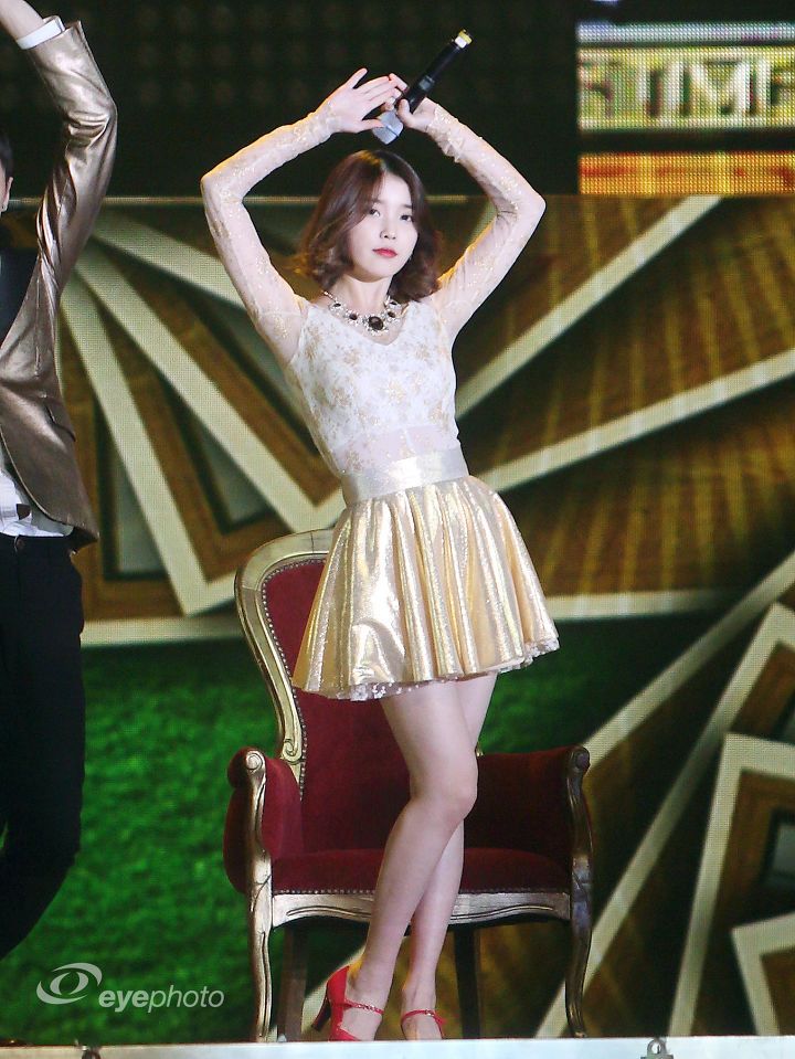 아이유 사진 모음 / 무대 코디 패션 / 일상 사복 패션