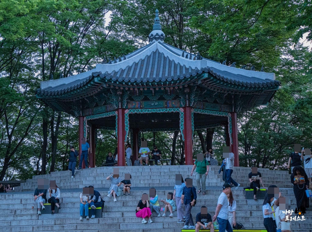 서울 남산타워 팔각정