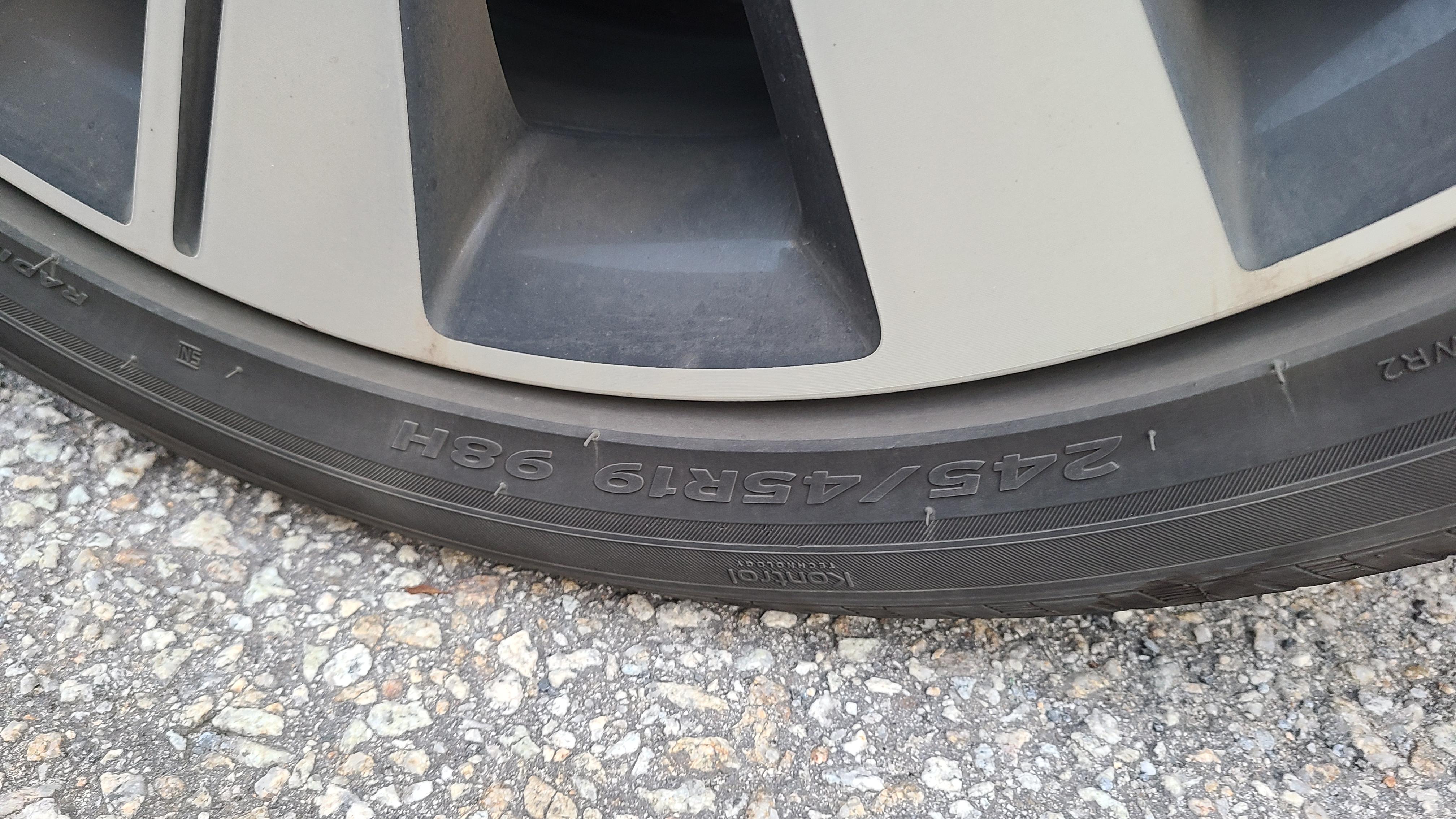 스포티지-타이어교체-타이어사이즈확인방법