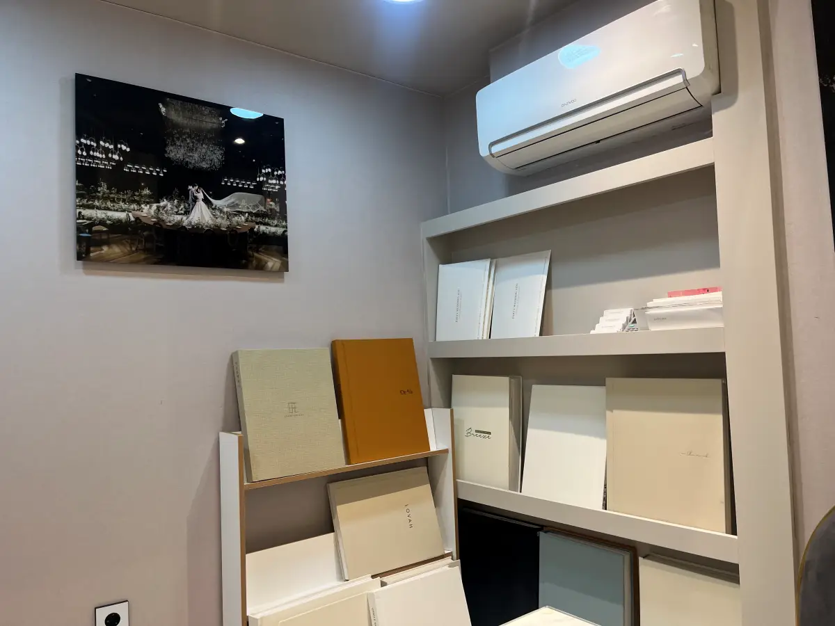 수원-파티웨딩유-상담홀-내부