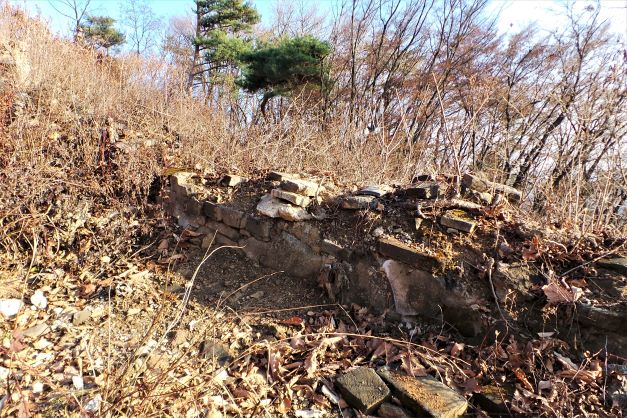 무너진 내성의 일부