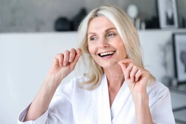 양치할 때 치실 사용은 선택이 아닌 필수! - 구강 건강을 위한 완벽 가이드