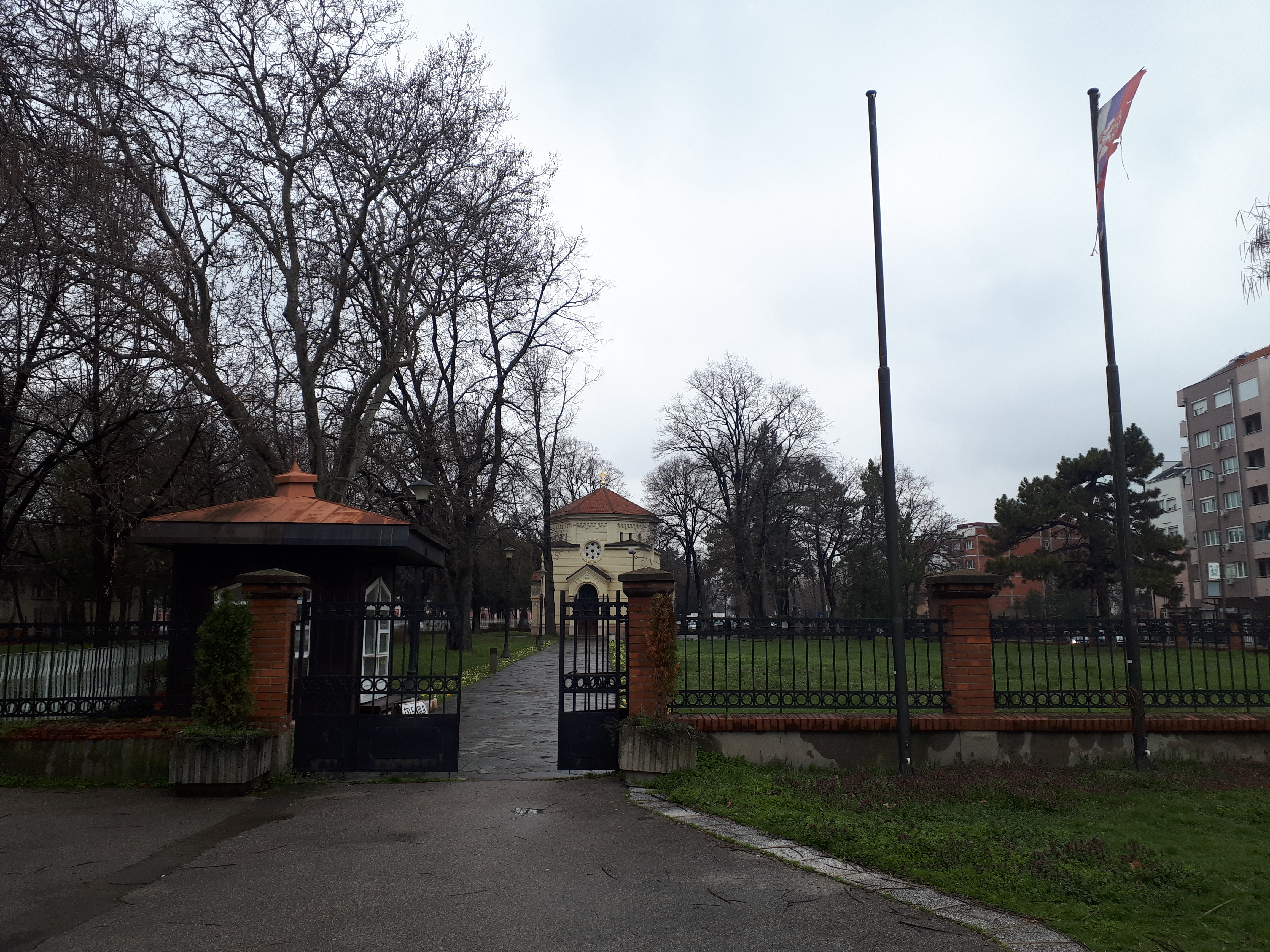 세르비아 니슈 해골 탑 입구