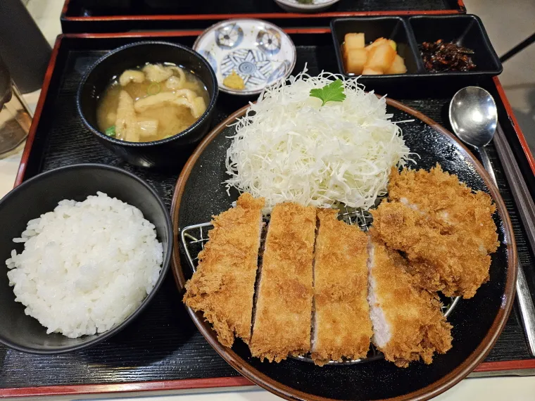 이촌동 모모야 히레, 로스까스